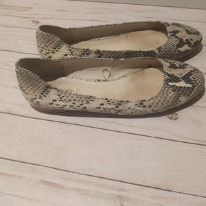 🌺🌸Sneake skin pattern flats by Jess🍀🌺🌸